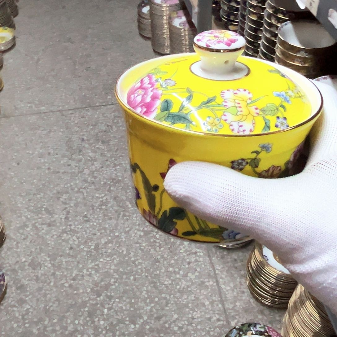 瓷炖盅n n n n n