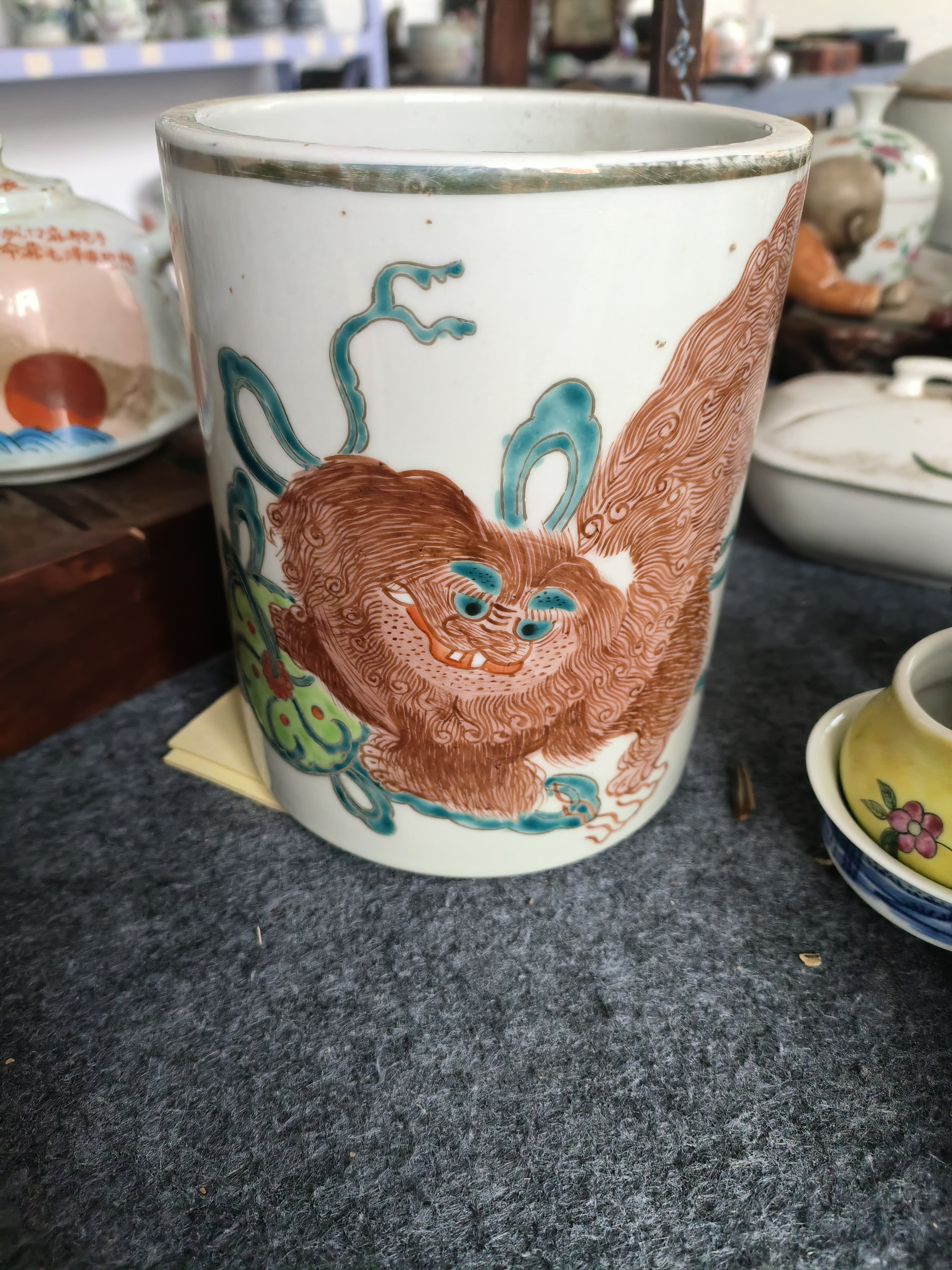 纯手绘画片的一个壶