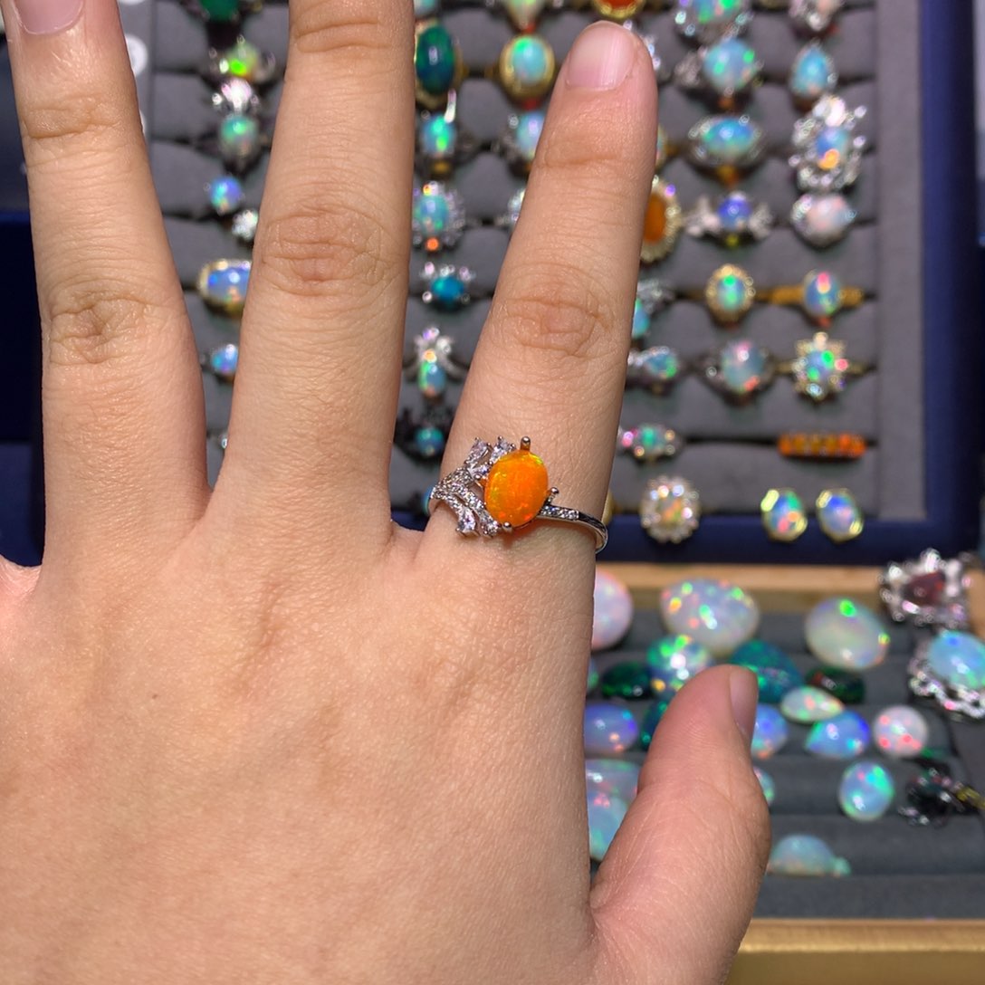 银S925镶嵌欧泊戒指悦*?