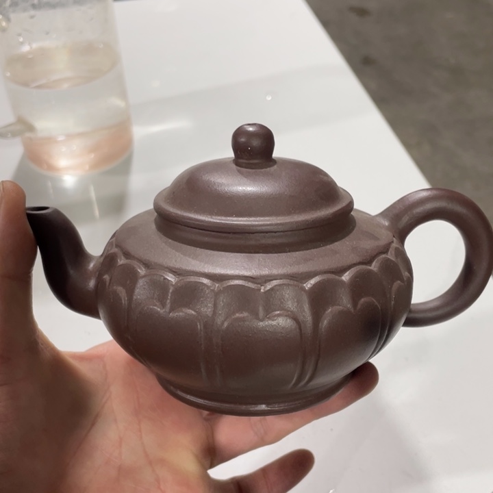 紫砂茶壶老厂紫砂壶一件。