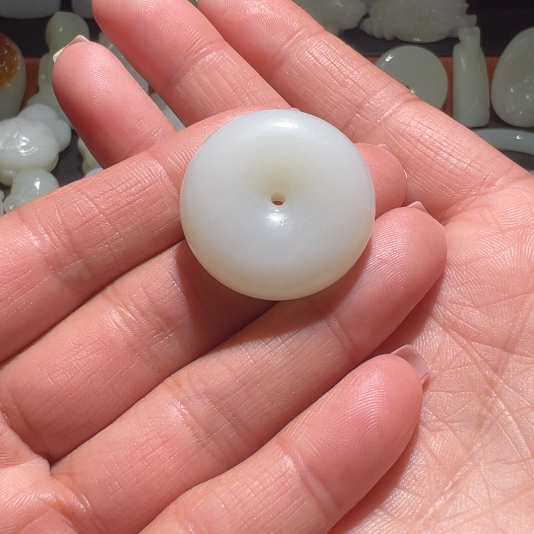 阿***亮和田玉未镶嵌颈饰