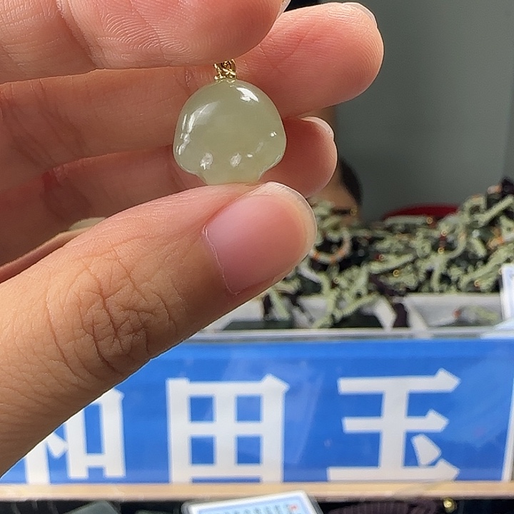颈饰未镶嵌和田玉