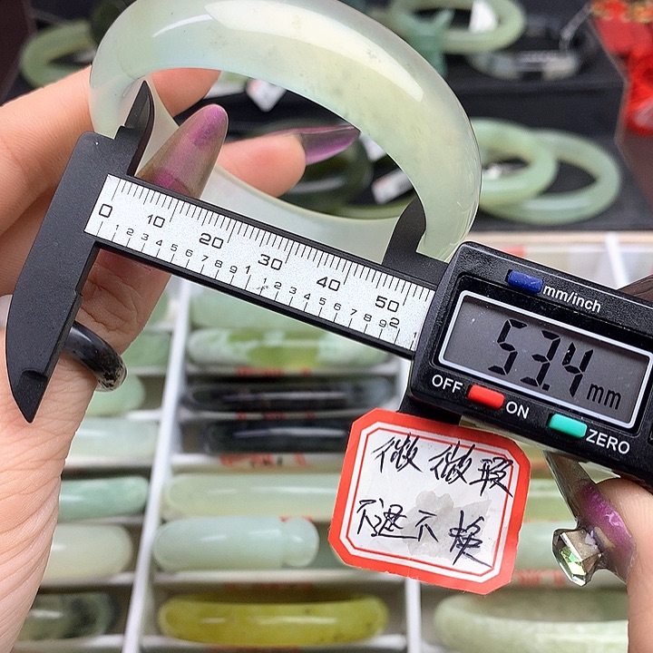 蛇纹石玉手镯未镶嵌717