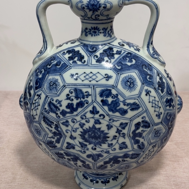 摆件青*瓷青花花卉锦纹双耳扁瓶