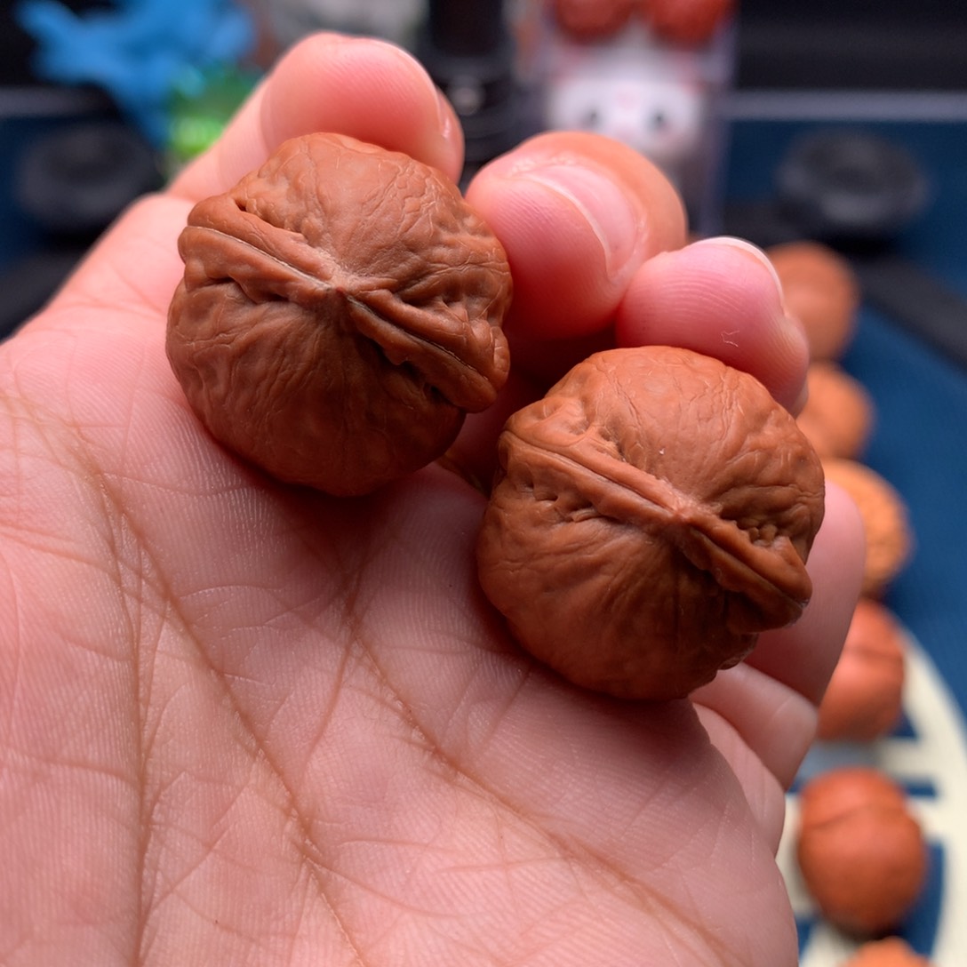 文玩核桃把件绣球