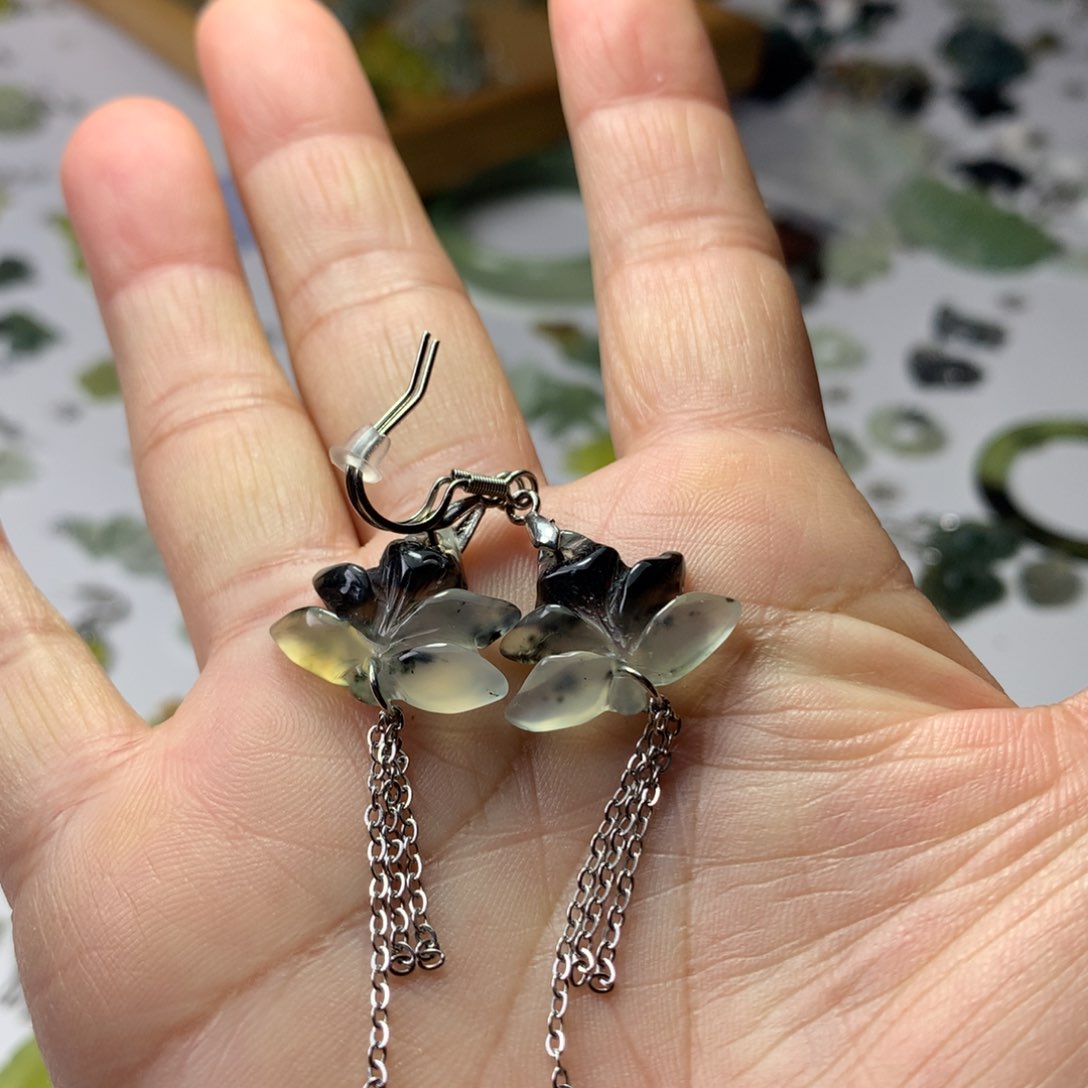 蛇纹石玉耳饰未镶嵌