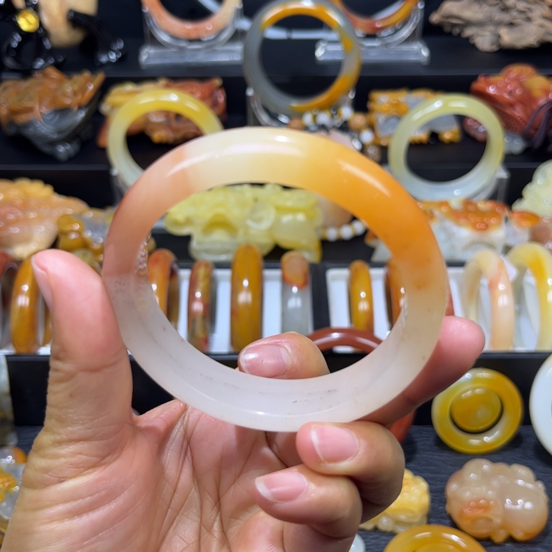 石英质玉（黄龙玉）未镶嵌手镯