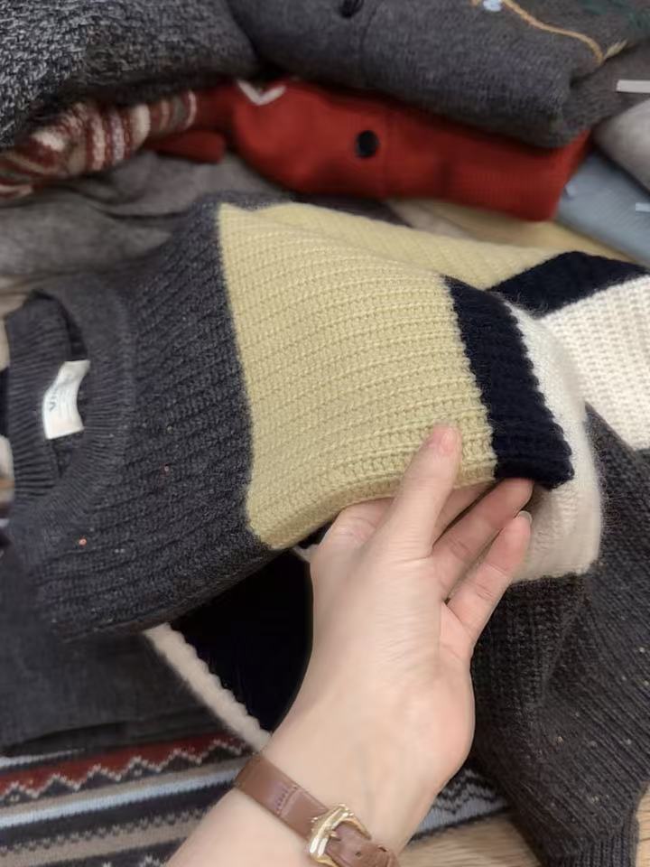 七言家 满天星经典条纹撞色圆领毛衣2