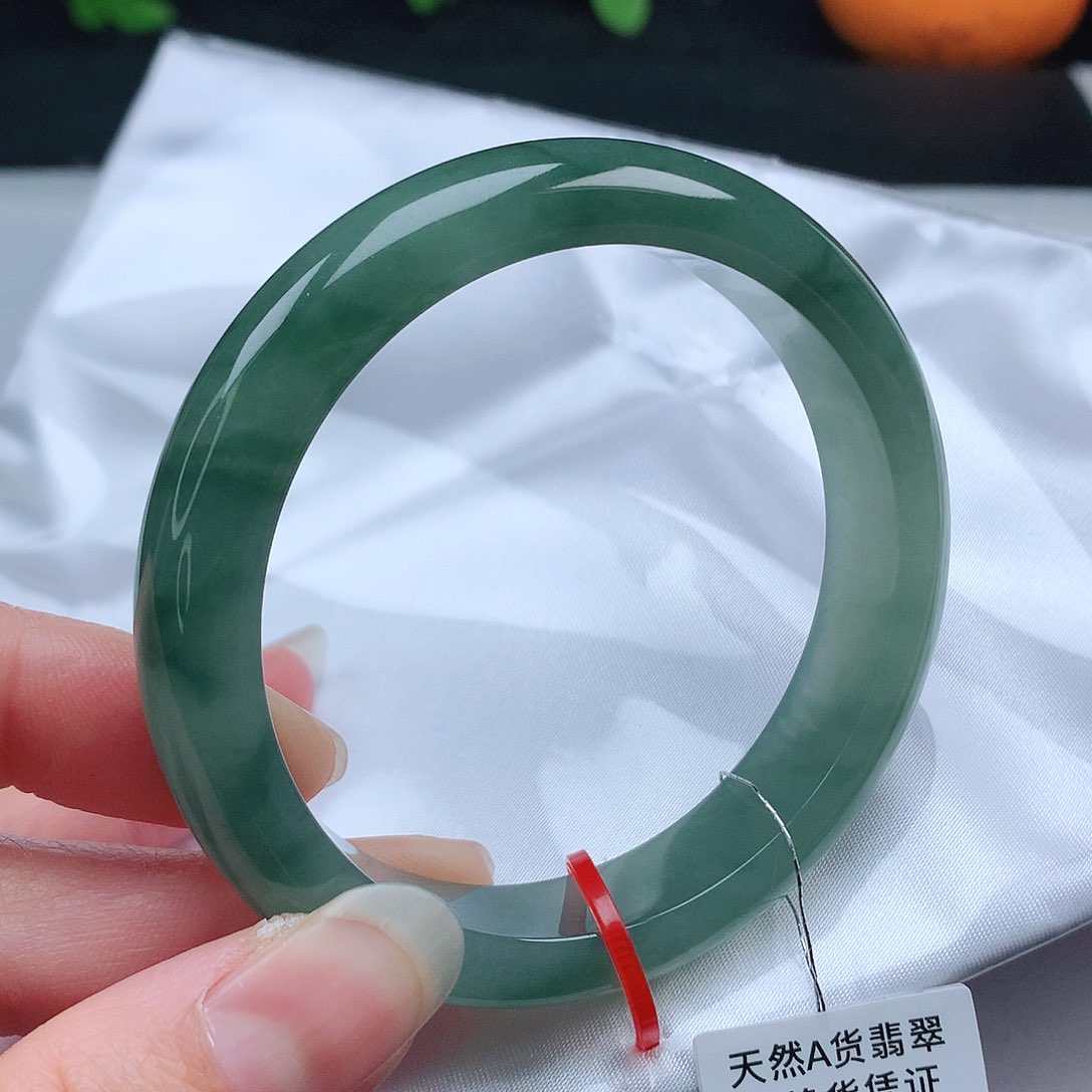 翡翠手镯未镶嵌57圈