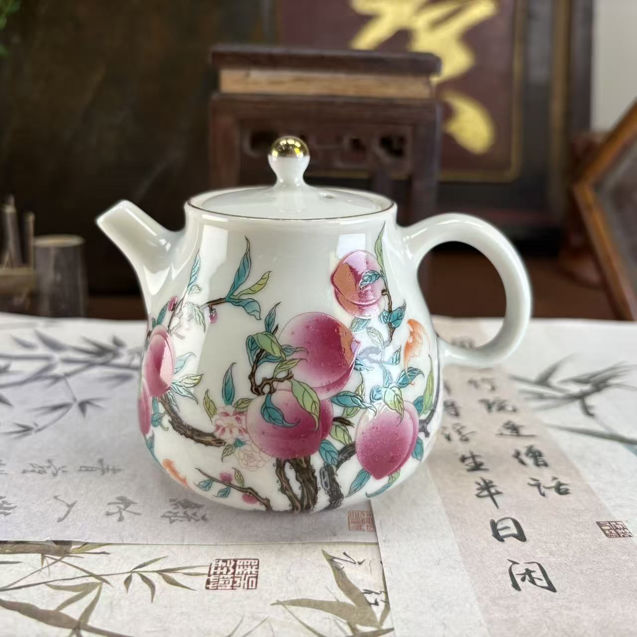 九桃粉彩壶-372-直播专享