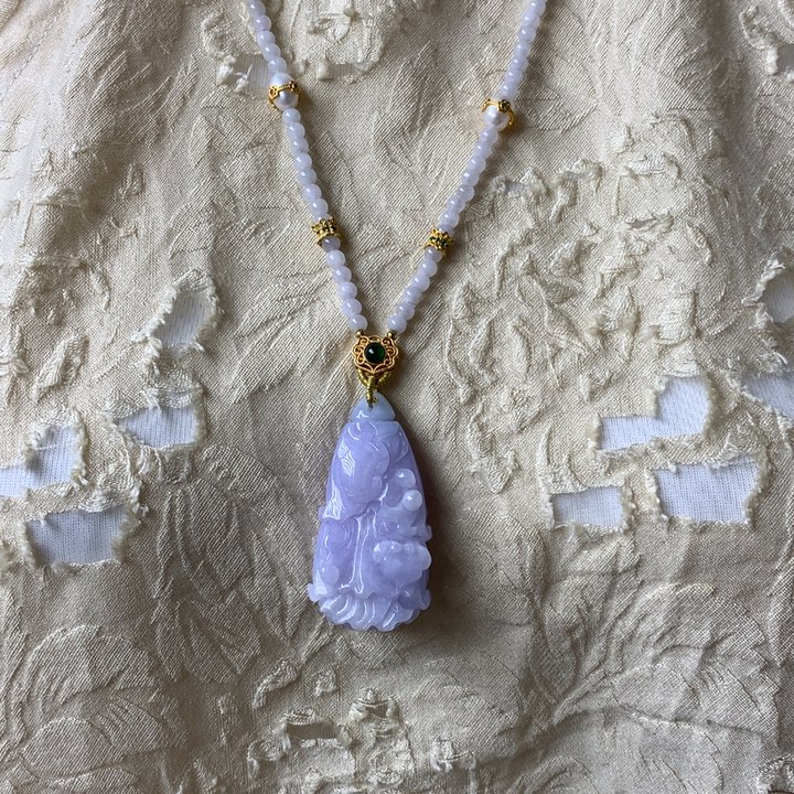 翡翠未镶嵌吊坠(赠链)