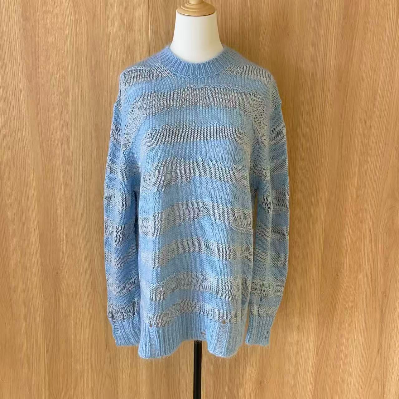 未使用 Acne studio su/ 灰蓝破洞条纹毛衣/ 98414230/代购服务