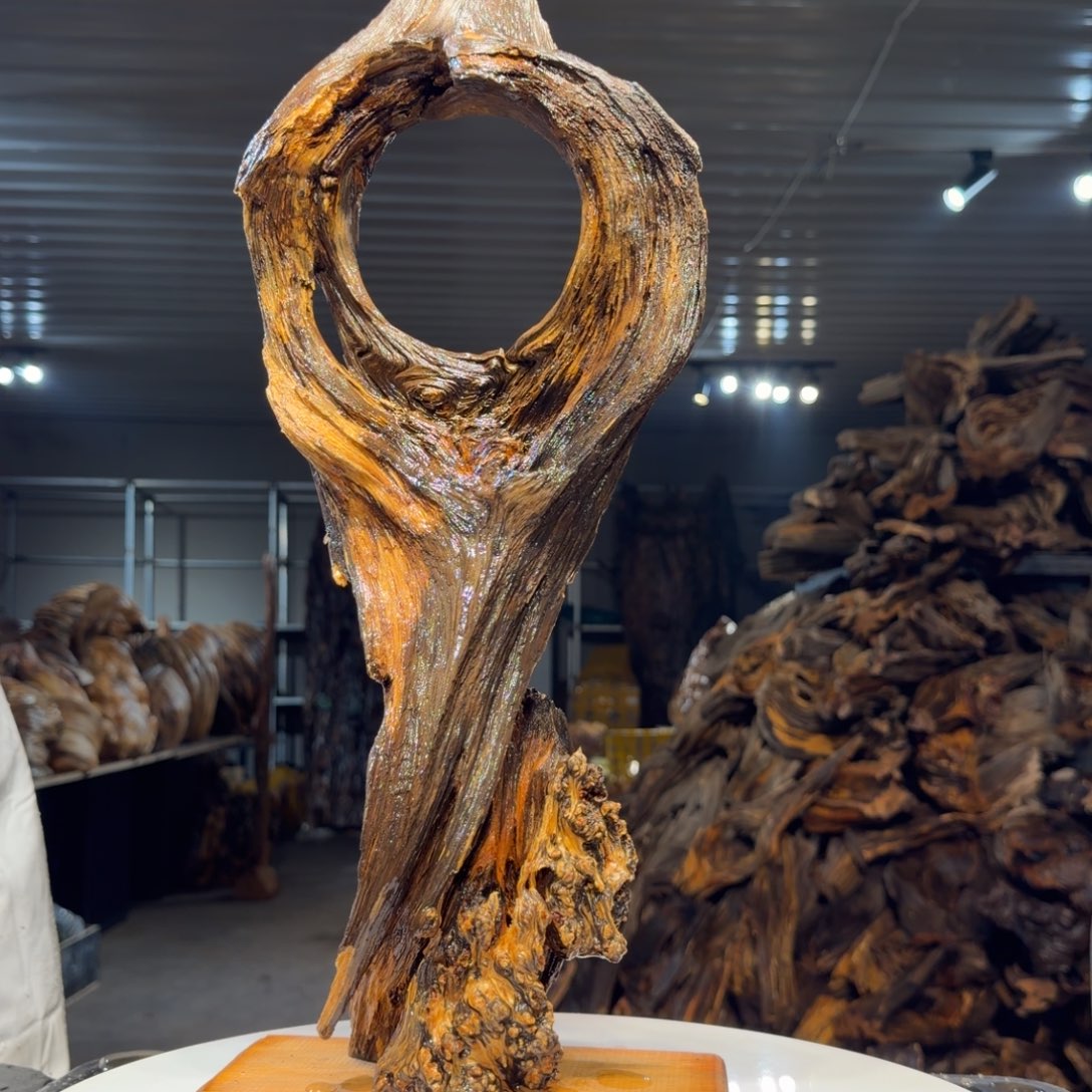 海***嗨木王一刀琥珀木摆件102