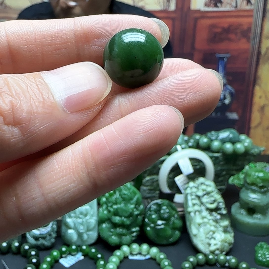 和田玉吊坠未镶嵌