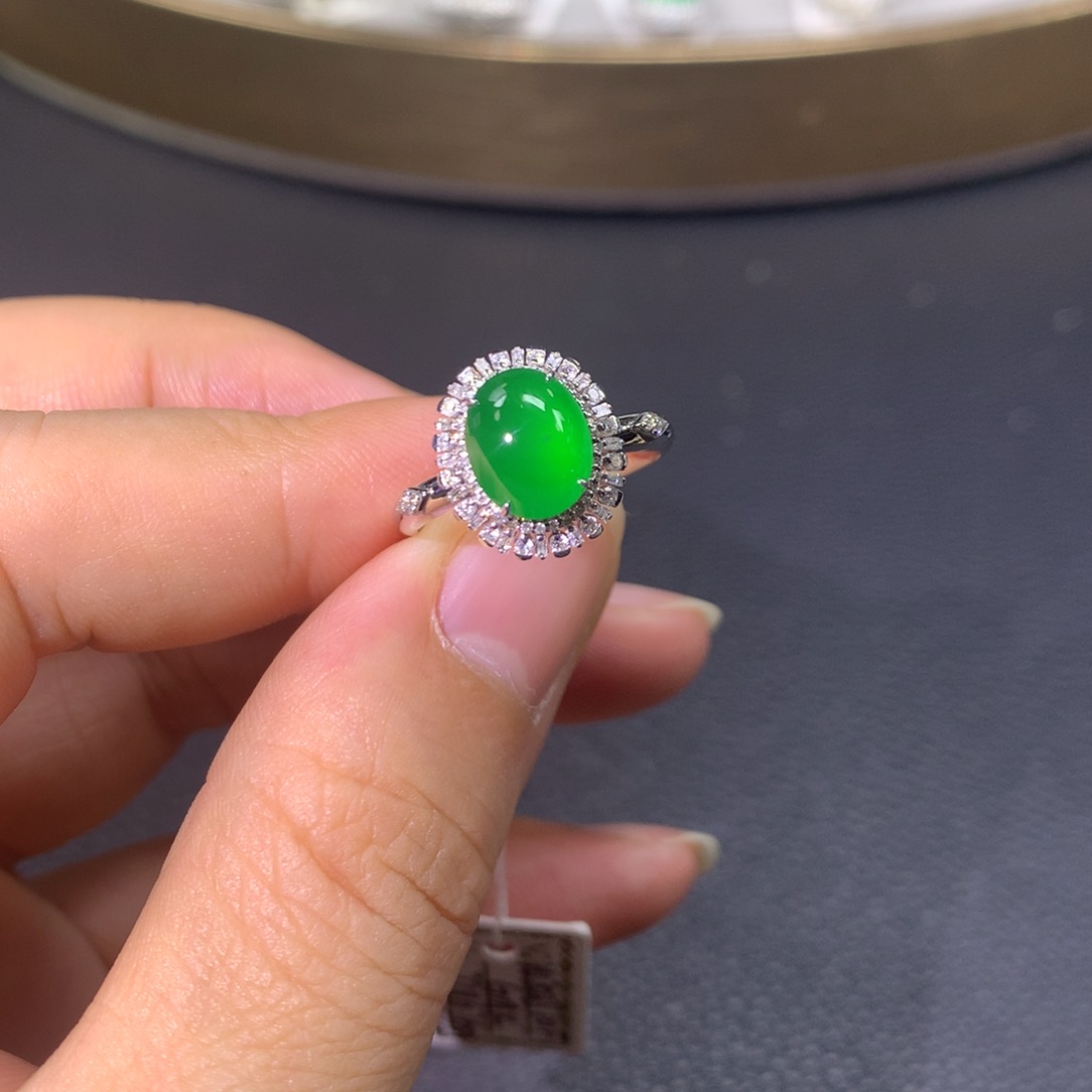 翡翠戒指18K金镶嵌翡翠