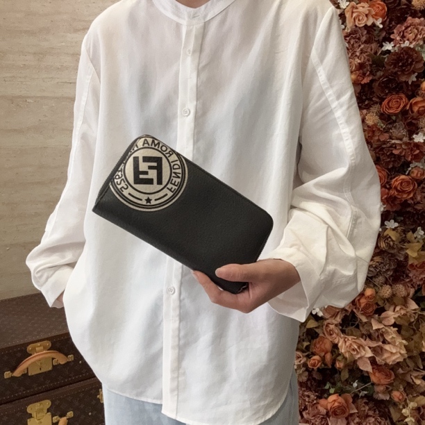 95新 FENDI/芬迪 【冰】拼色手拿钱包