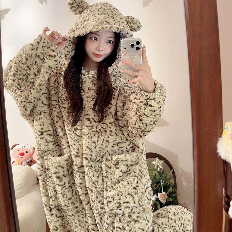 可爱豹纹连体睡衣女生珊瑚绒秋冬季长袖少女心加绒加厚保暖家居服