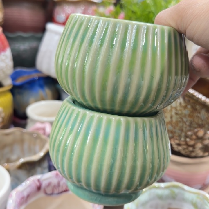 凑9块包邮，有孔，陶瓷花盆