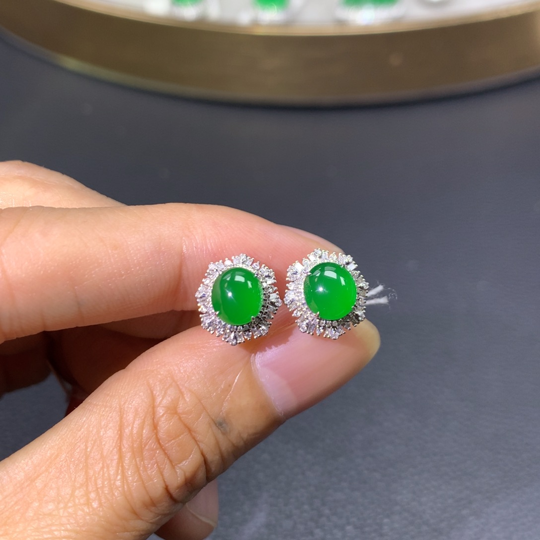 翡翠18K金镶嵌耳饰翡翠