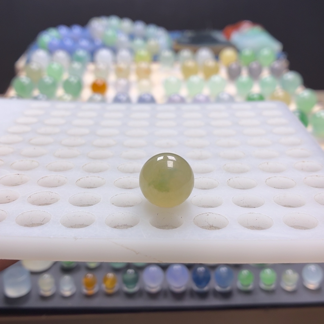 翡翠未镶嵌手链13.3翡翠圆珠