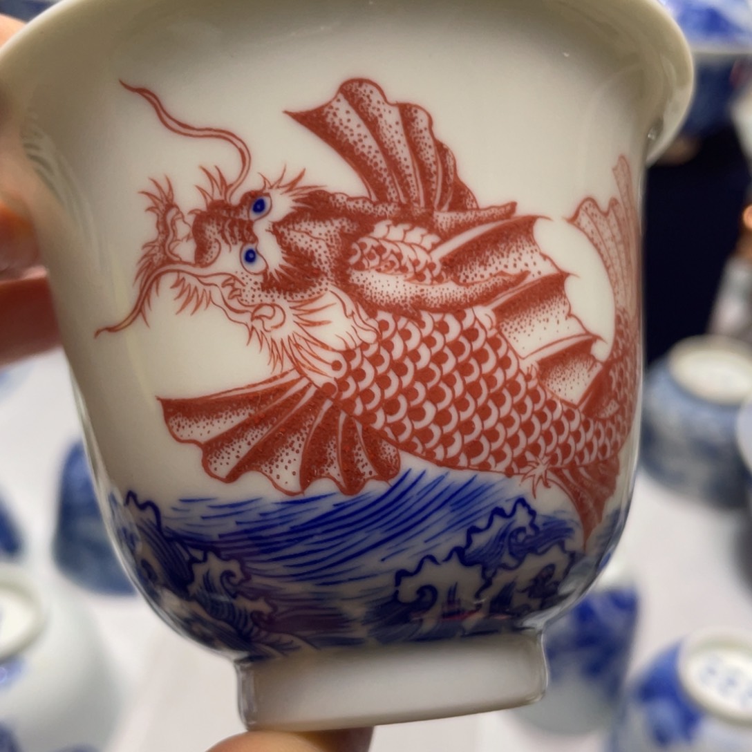 青花釉下红龙鱼杯杯