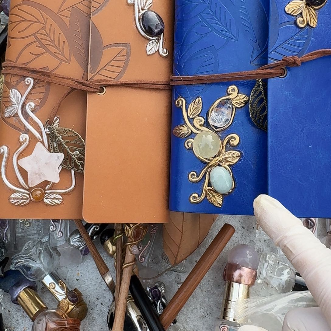 彩***轩紫晶未镶嵌颈饰白