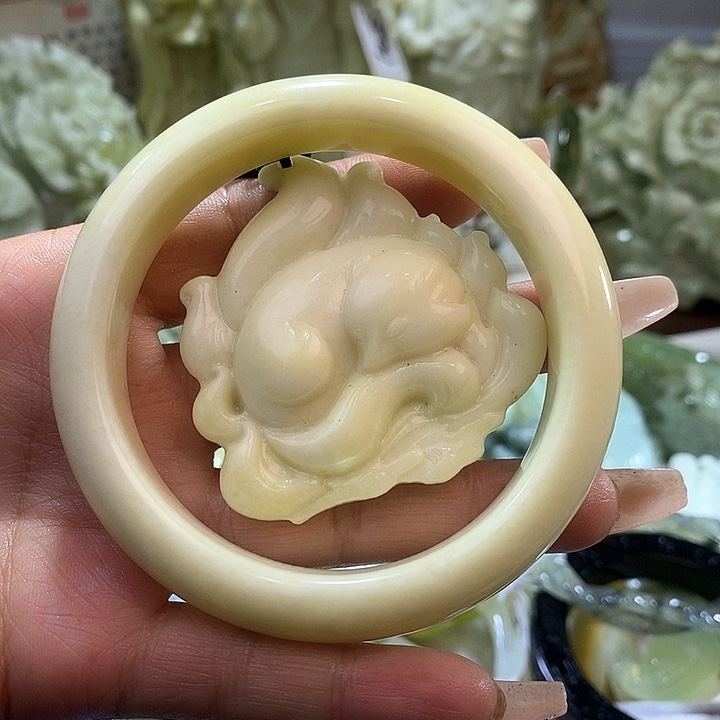 岫玉岫玉一套未镶嵌