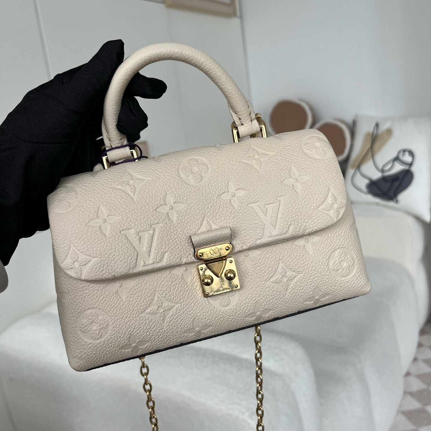 99新 LouisVuitton/路易威登 玛德琳nano/全皮压纹白色金扣/芯片Y