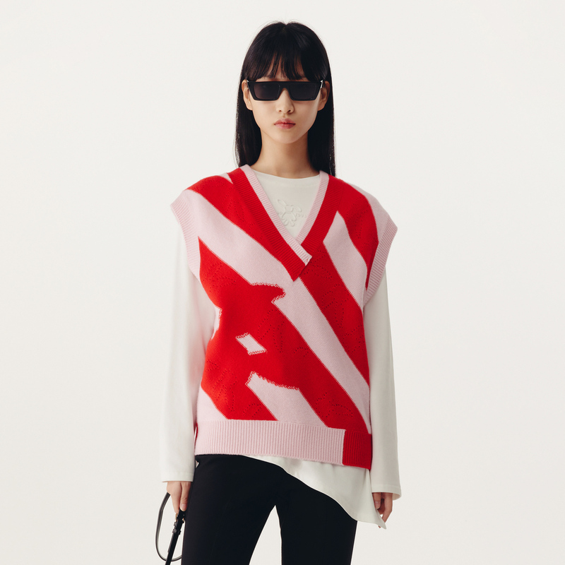 HPLY/荷比俪春季新款套头女粉红撞色条纹针织马甲HYD12650039
