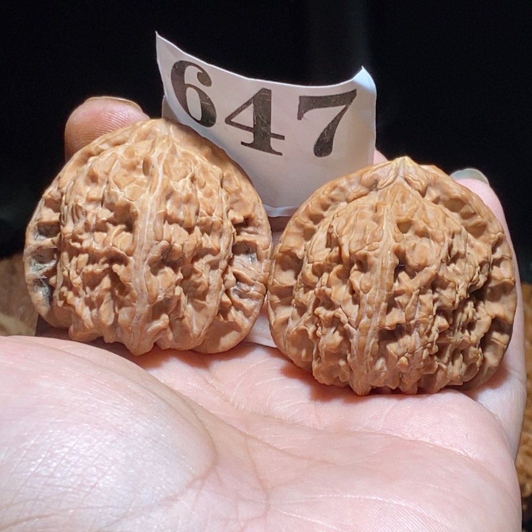吊坠文玩核桃三角白42