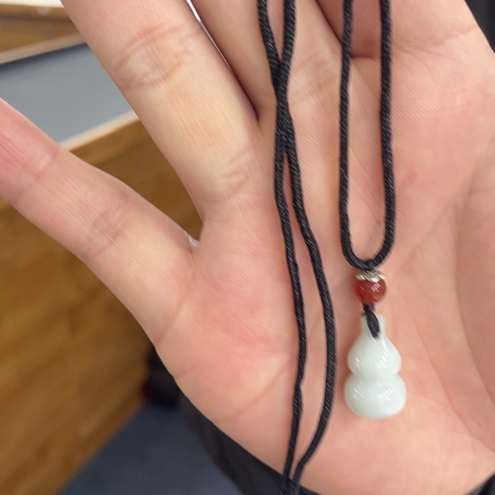 翡翠未镶嵌颈饰葫芦吊坠