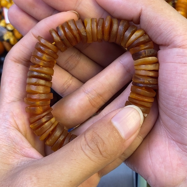 未镶嵌琥珀珠宝奇石