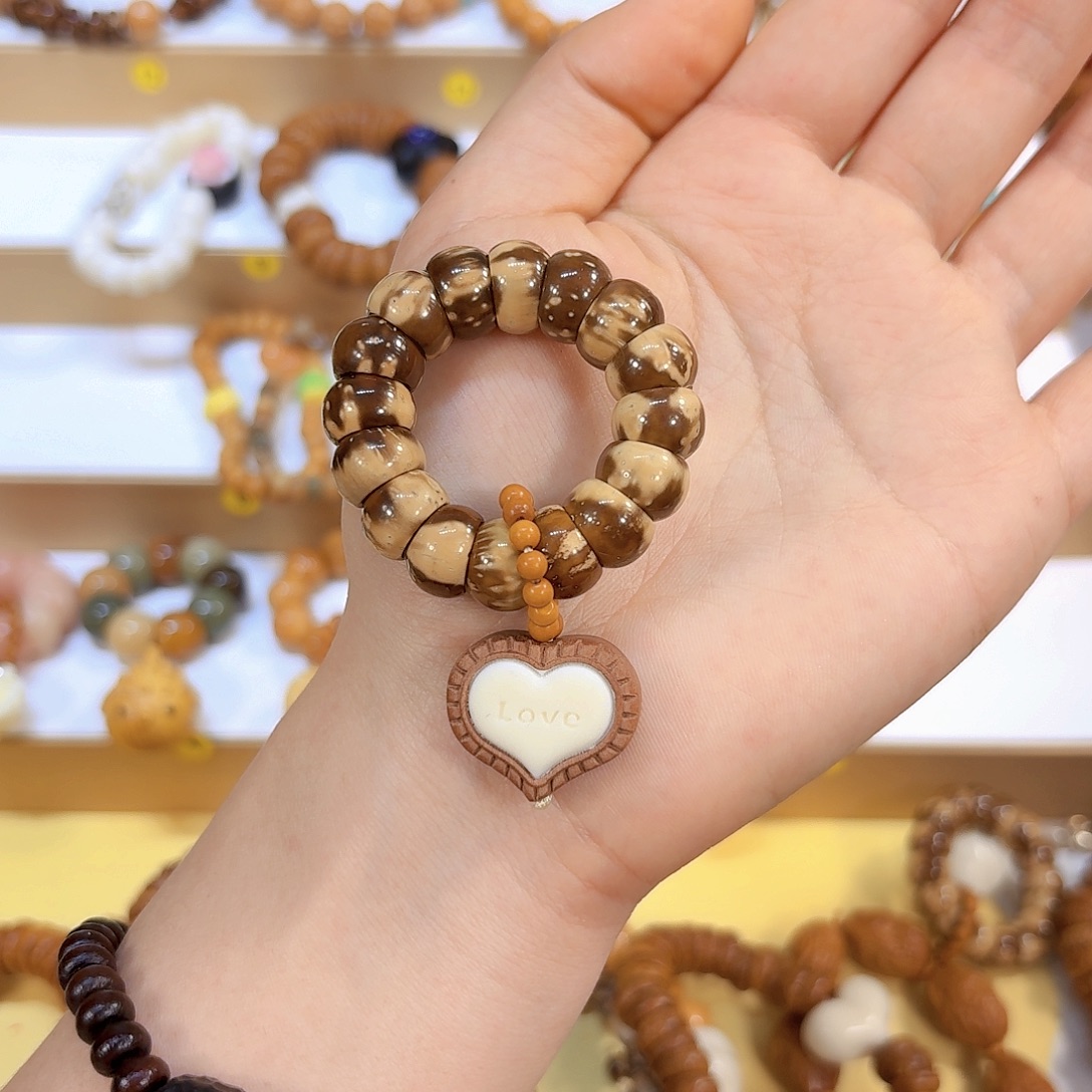 吊坠星月菩提紫金鼠花皮➕爱心