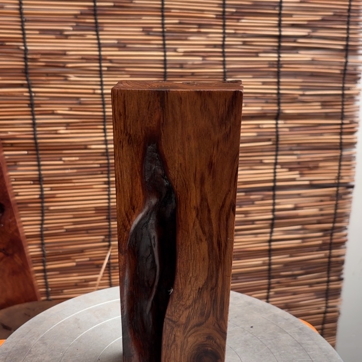 王***脱大叶紫檀（黑酸枝木类）