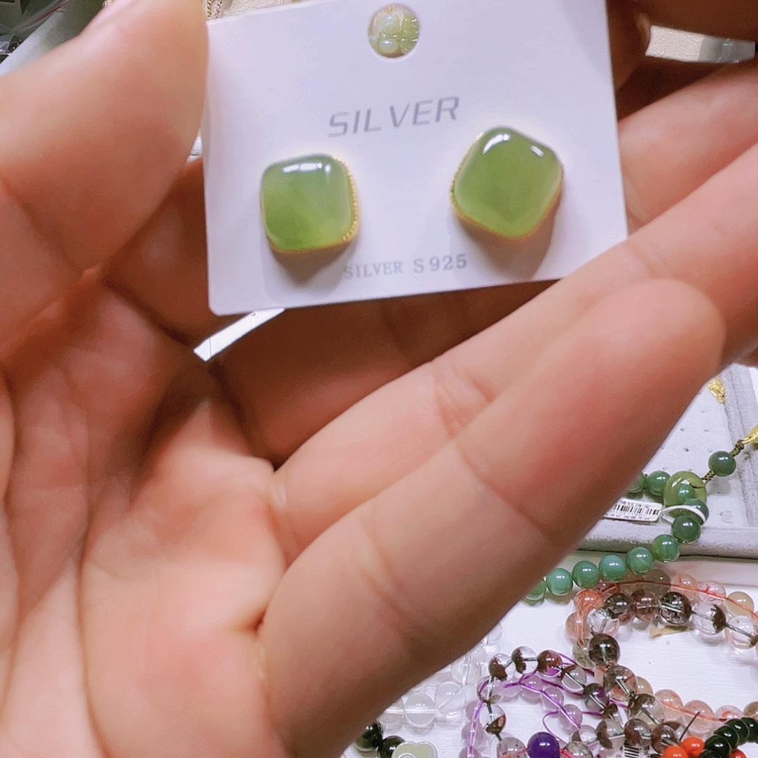 和田玉（碧玉）耳饰未镶嵌