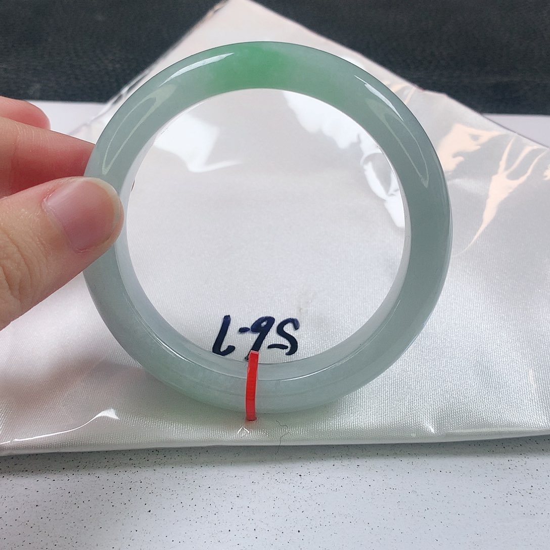 未镶嵌手镯翡翠415