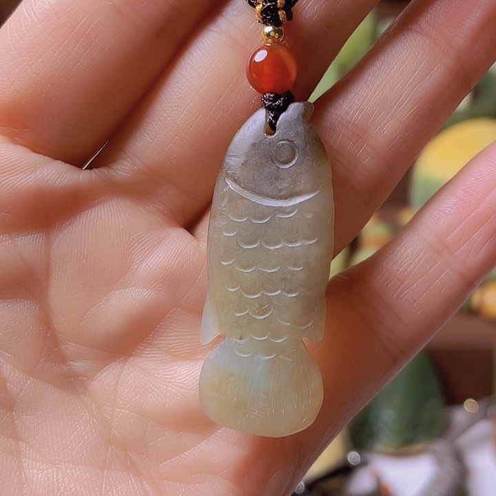 颈饰未镶嵌岫岩河磨玉（透闪石质玉）