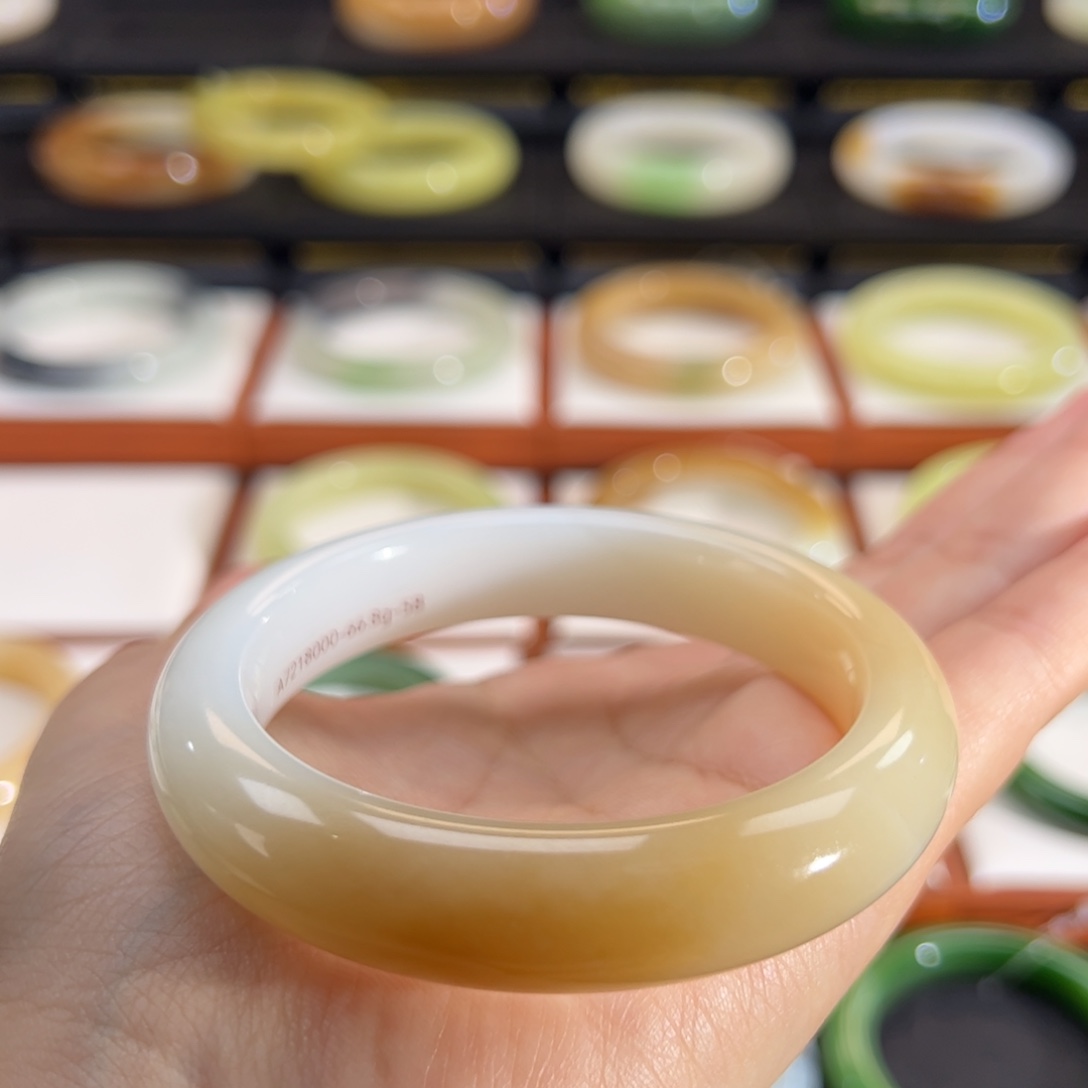 和田玉（糖玉）未镶嵌手镯山水蜜糖