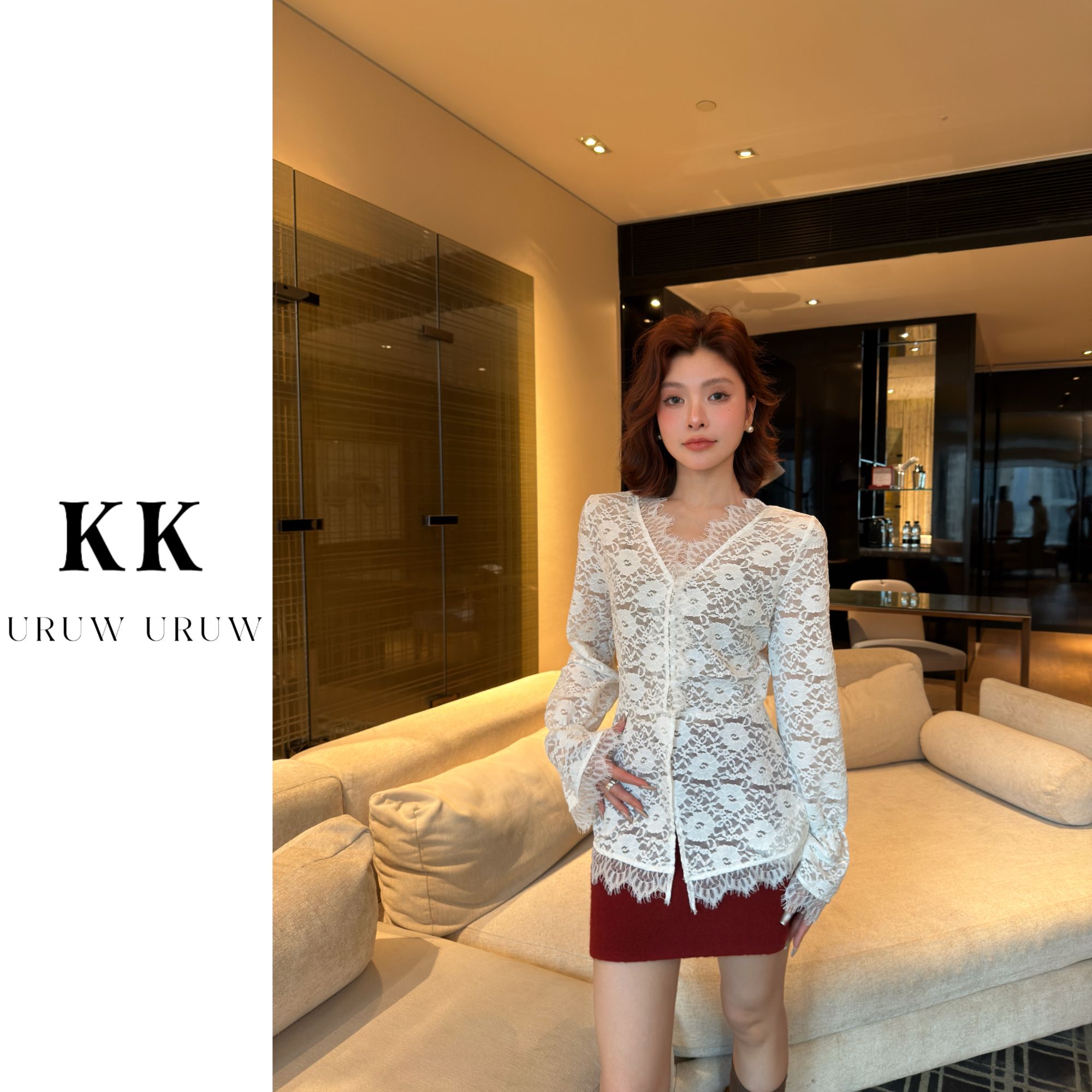 柯柯【蕾丝梦屿】设计感蕾丝拼接轻奢花边白色V领修身内搭T恤KL598