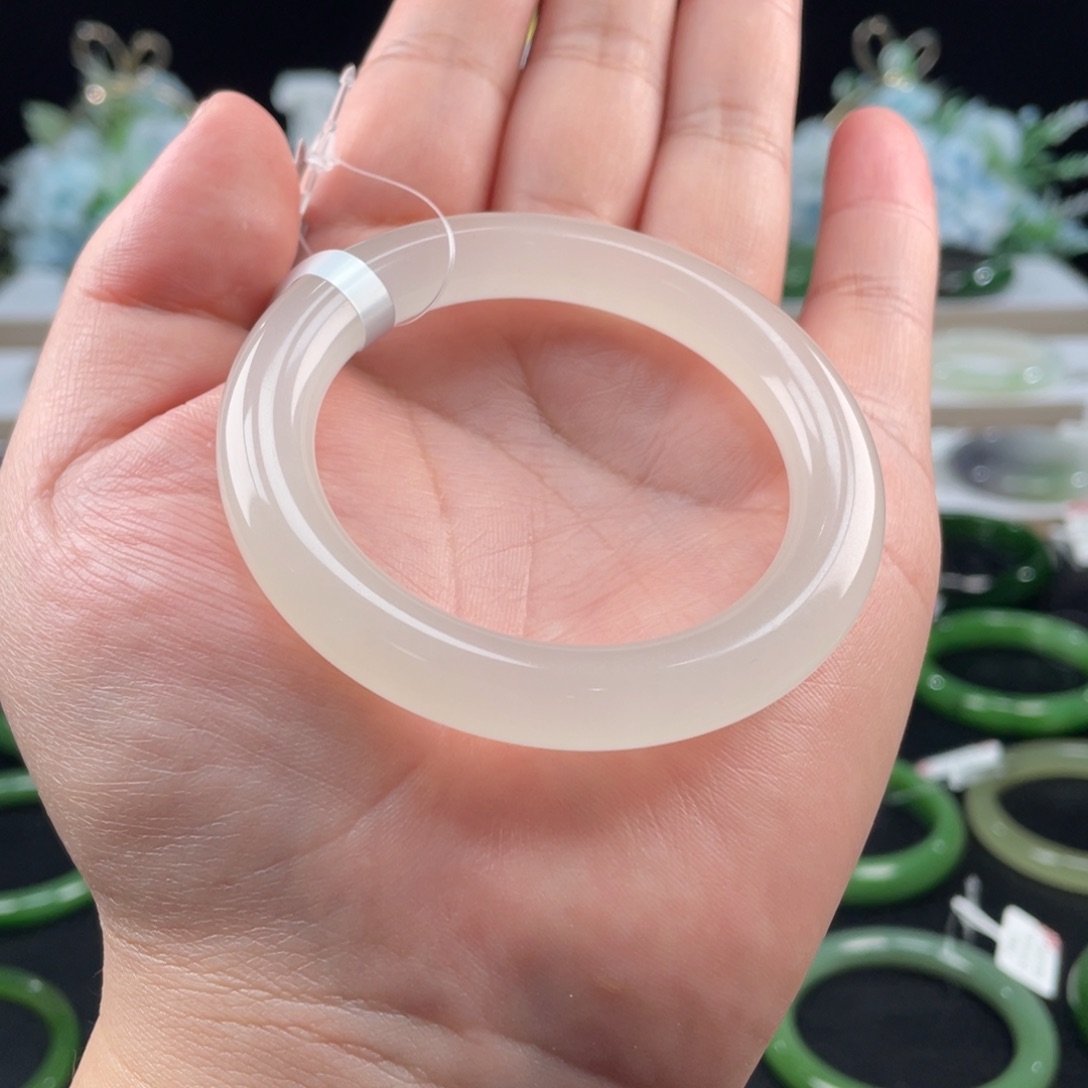 和田玉未镶嵌手镯青海白冰53