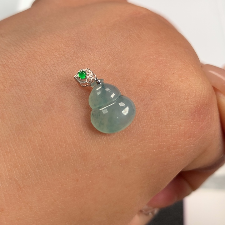 翡翠颈饰18K金镶嵌葫芦