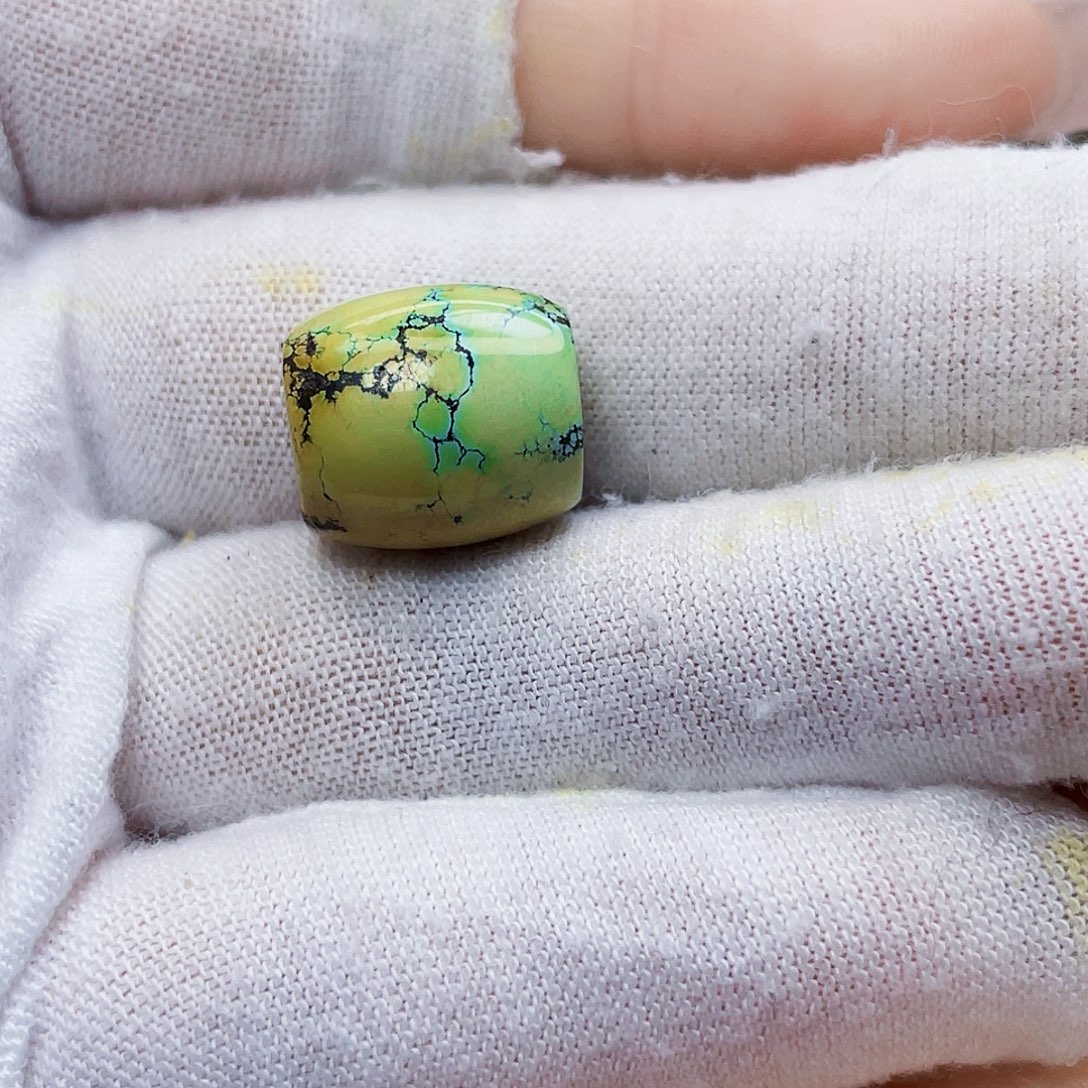 绿松石未镶嵌饰品