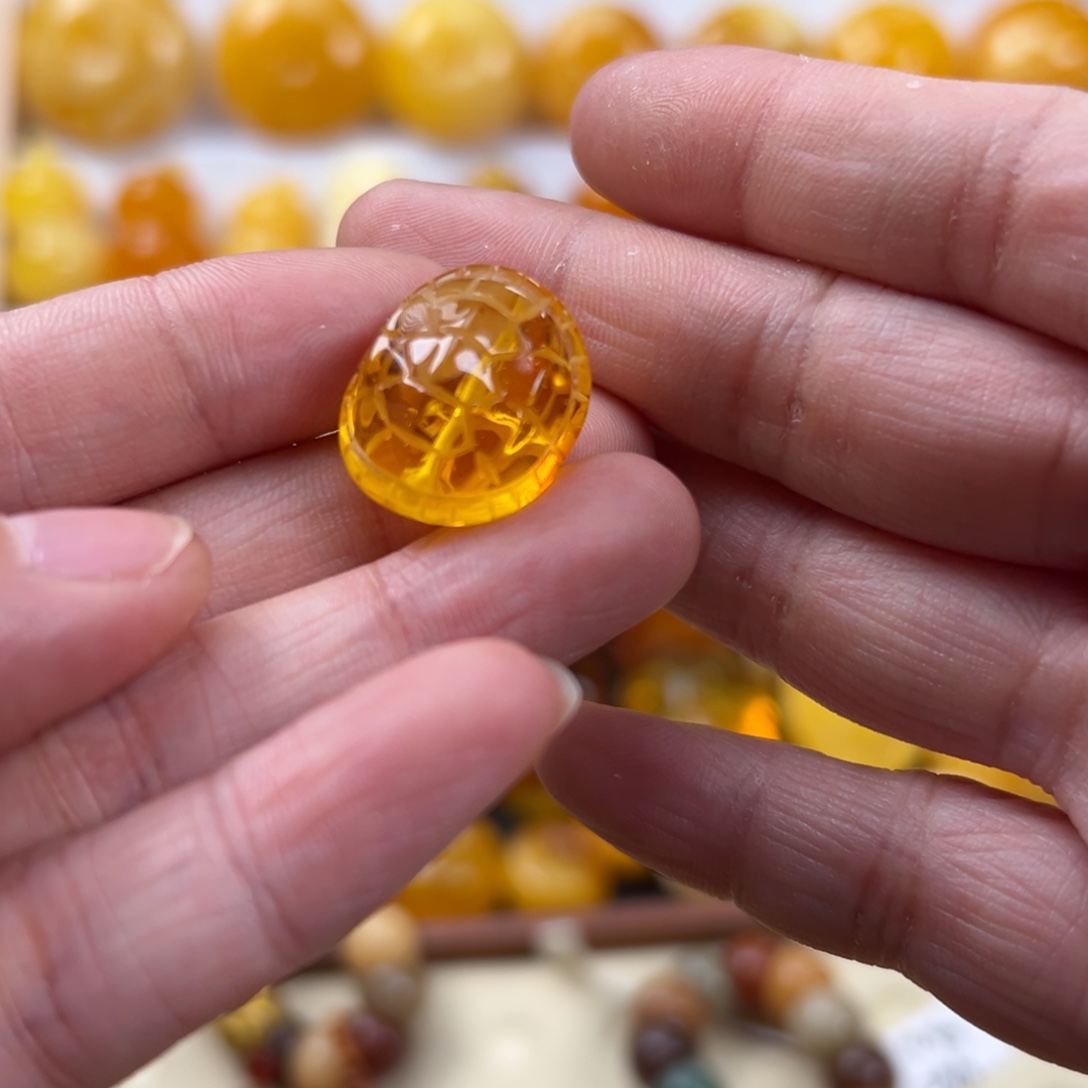 蜜蜡未镶嵌颈饰蜜蜡