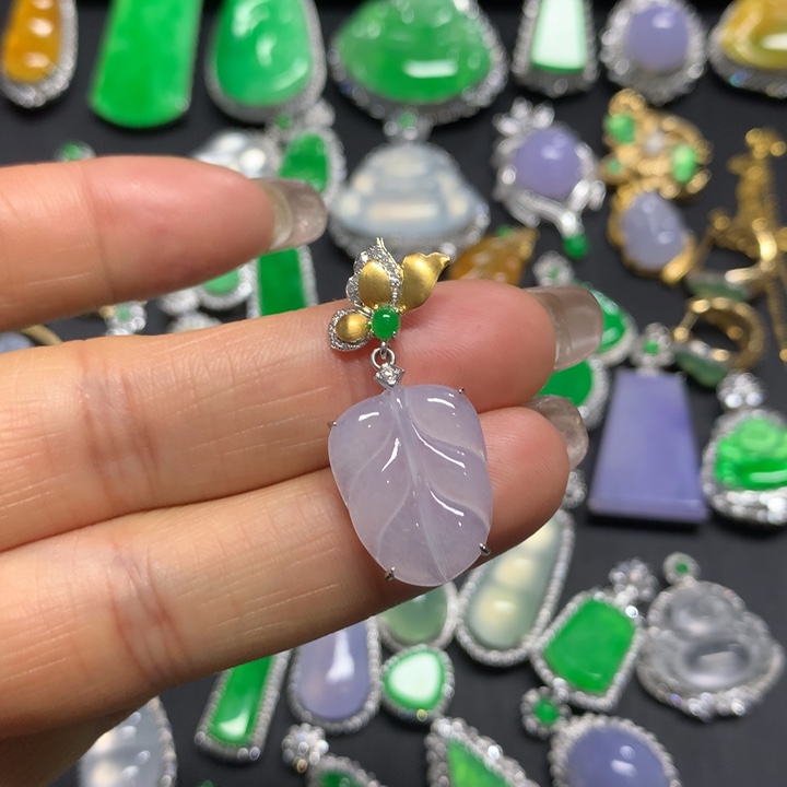 【闪购商品】翡翠颈饰18K金镶嵌吊坠