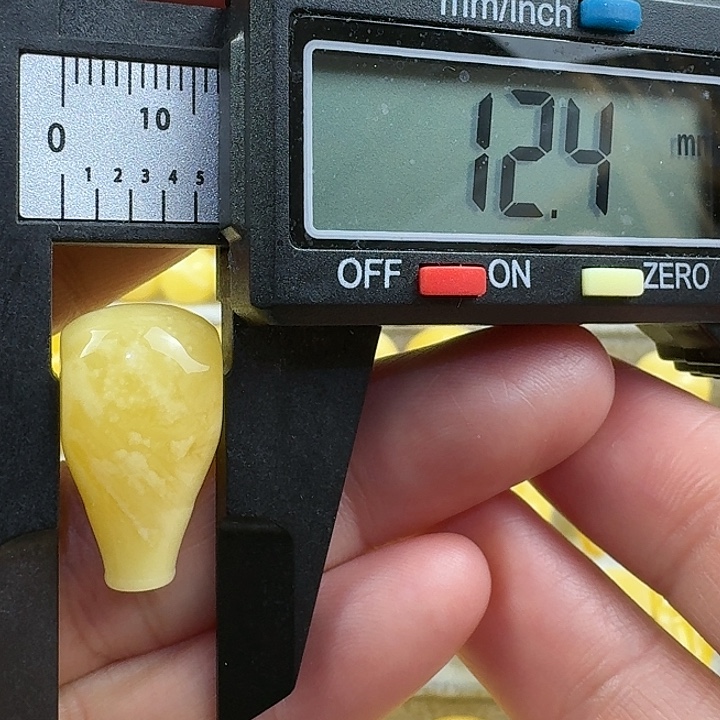 蜜蜡未镶嵌裸石15杂