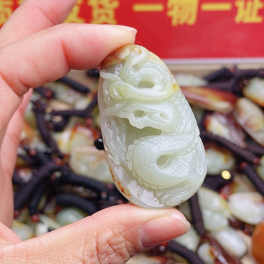 和田玉颈饰未镶嵌