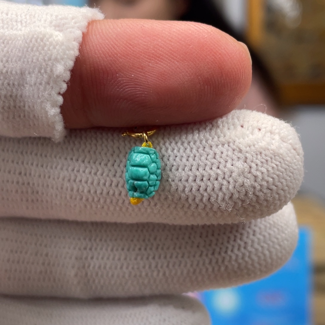 绿松石未镶嵌挂件