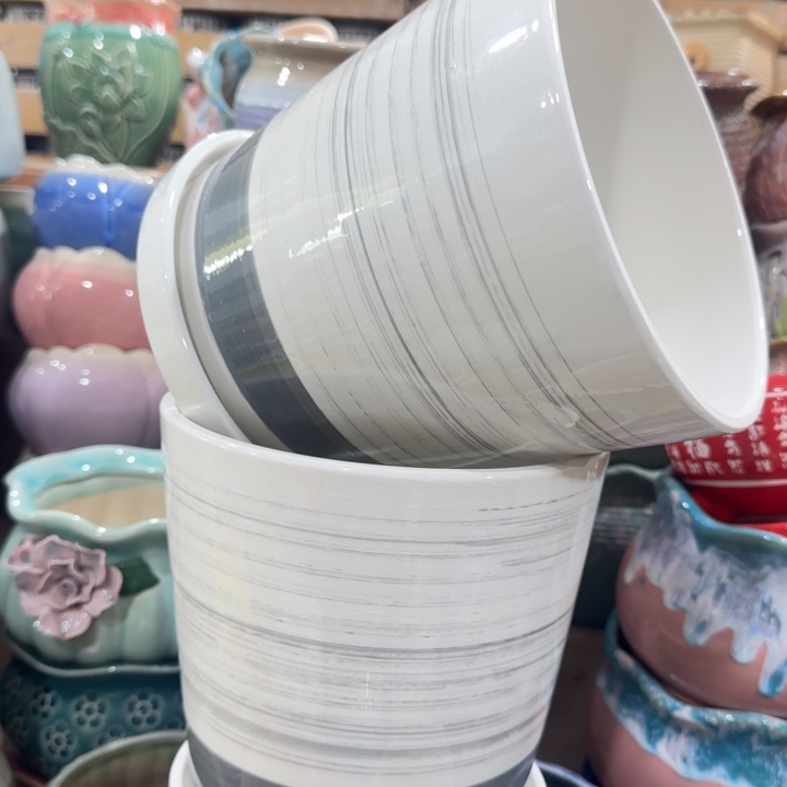 凑9块包邮，有孔，陶瓷花盆