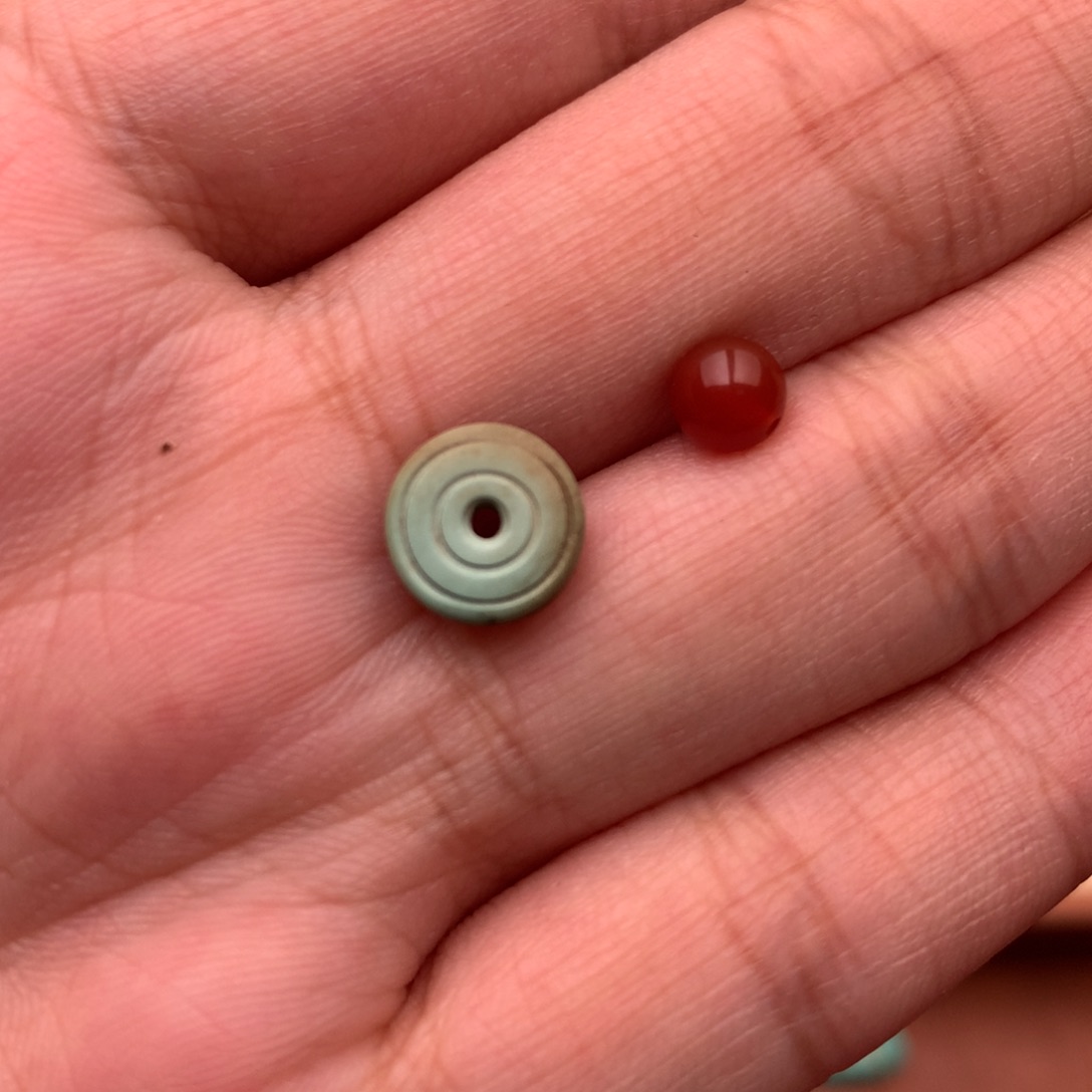 南红玛瑙配饰未镶嵌