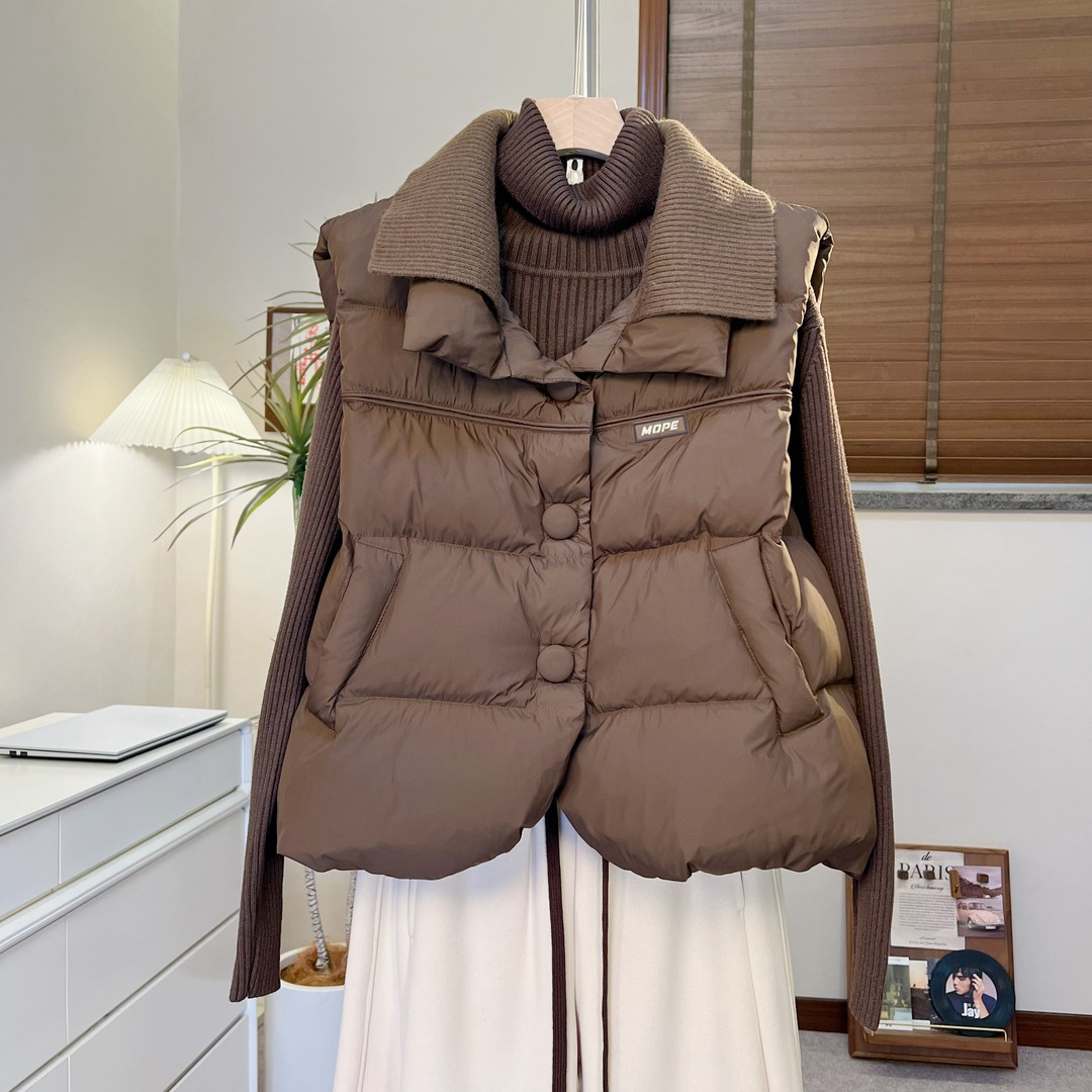 精致翻领   欧洲站  高端  马甲冬季通勤风马夹短款时尚秋冬显瘦